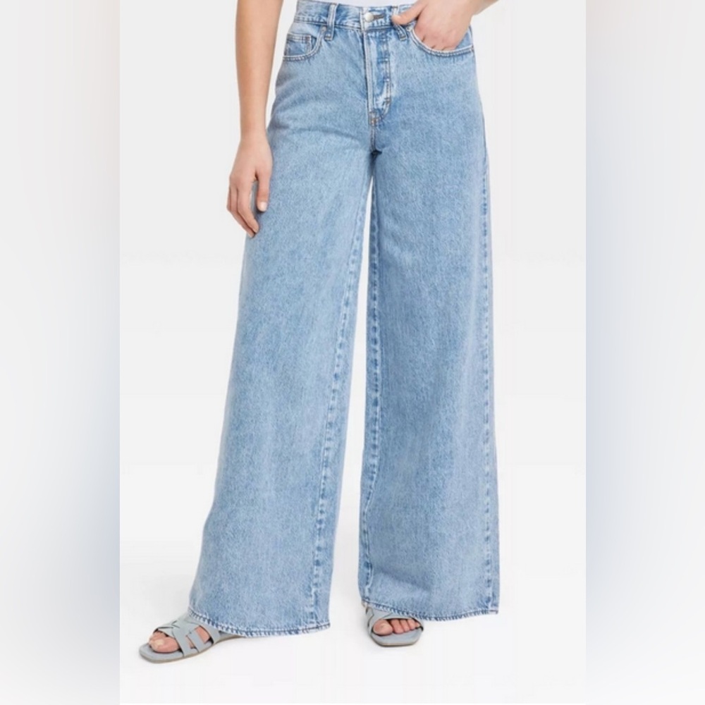 Universal Thread Mid Ride Wide-Leg Jeans size 4